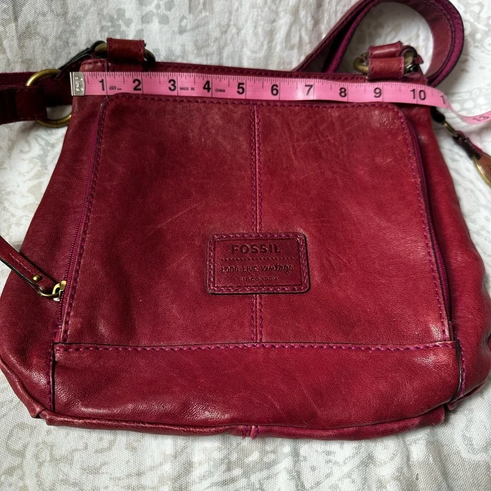Fossil Women's Burgundy Leather Crossbody Bag good condition like new - Picture 10 of 16
